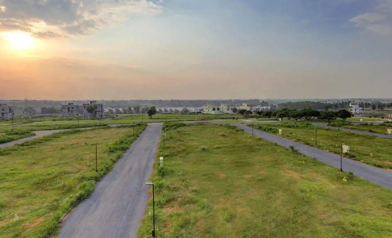 Why 2025 Is the Best Year to Buy YEIDA Authority Plots on Yamuna Expressway